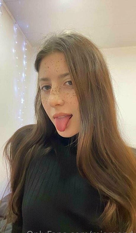 miareeed nude actress photo