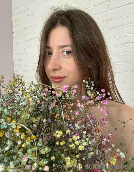 miareeed free model images