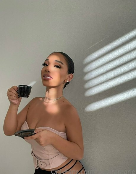 itskiaramarie exclusive model images