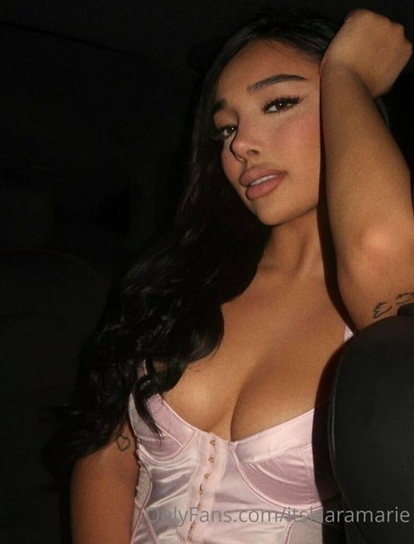 itskiaramarie Quick model image