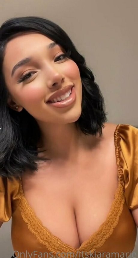 itskiaramarie model perfect pictures