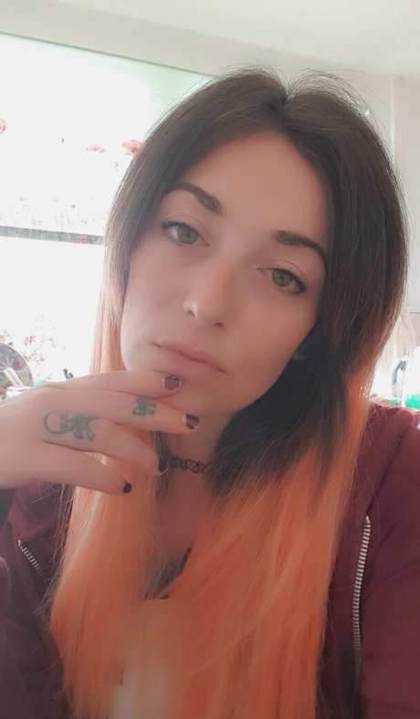 MsVnsfw star naked img