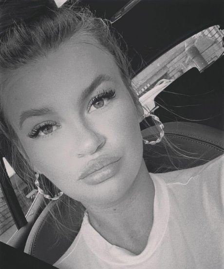 Sarah Slavo best model photo