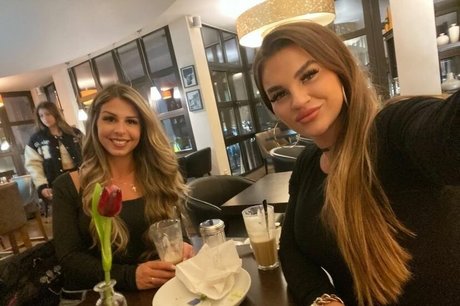 Sarah Slavo pornstar pretty archive