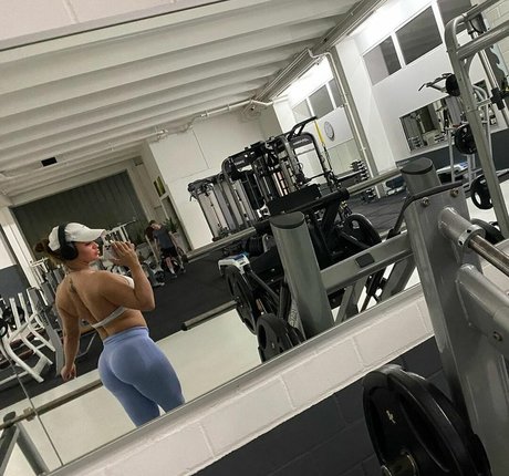 Sarah Slavo high quality actress gallery