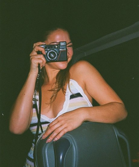 Madelyn Cline top star image