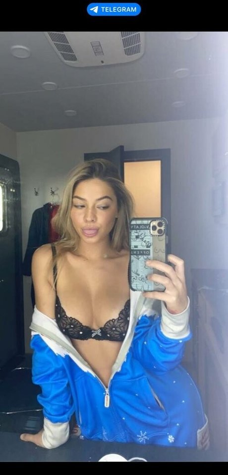 Madelyn Cline sexy pornstar picture