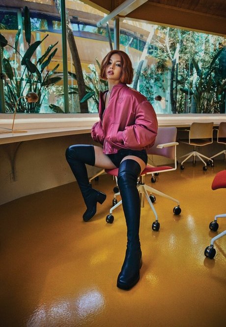 Madelyn Cline pretty actress gallery