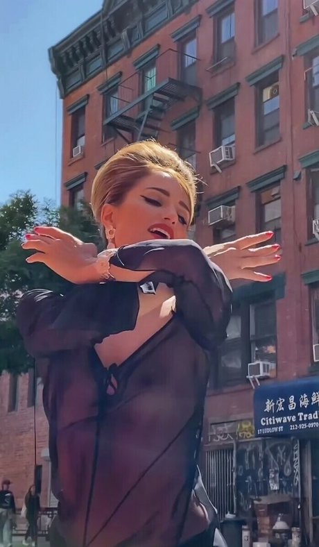 Dianna Agron model hot photo