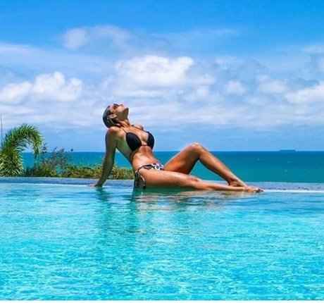 Justine Reine Marie star hot galleries