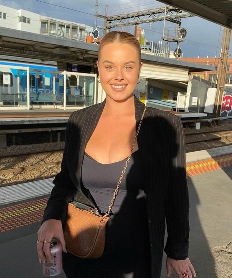 thick ebony onlyfans exclusive image