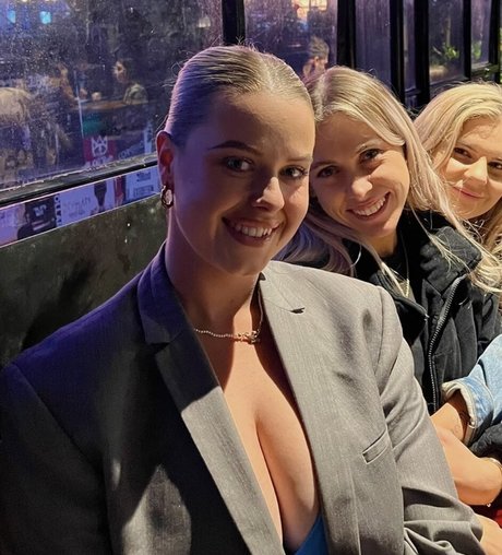 Jasmine Ramage beautiful star gallery