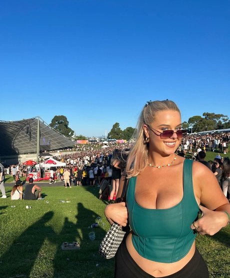 Jasmine Ramage sexy star gallery