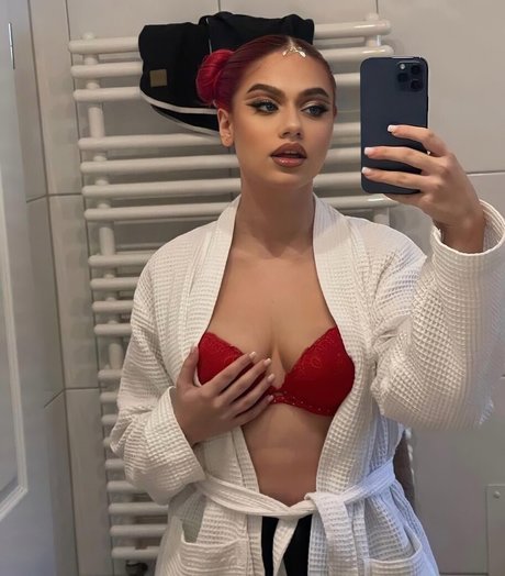 badmomzjay pretty actress galleries