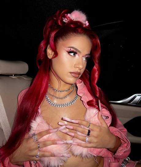 badmomzjay high quality pornstar pic