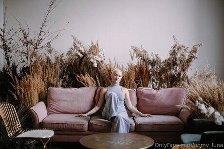 ohmy luna model adult galleries