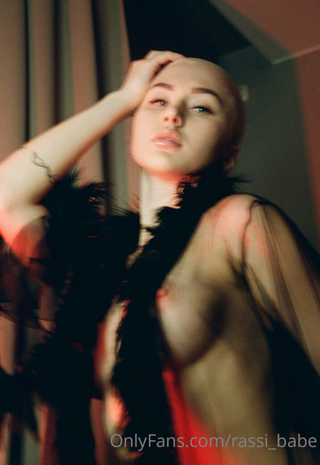 ohmy luna model high quality photo