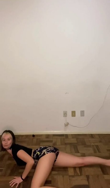 Julia K Barni naked star picture