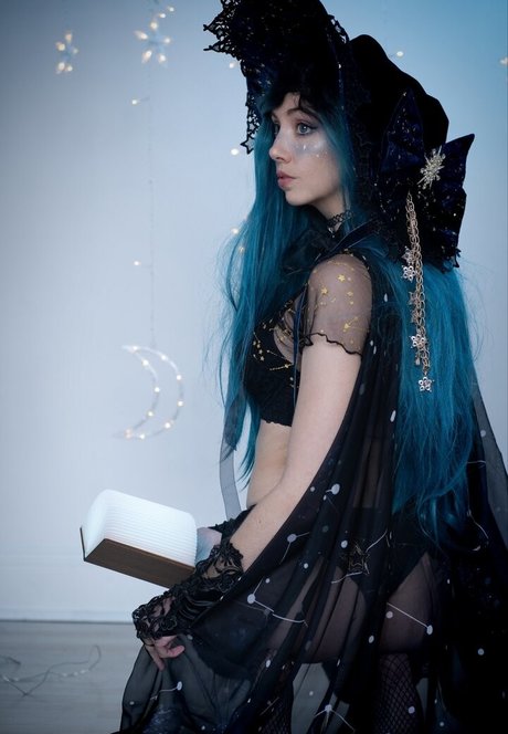 tiny onlyfans beautiful naked gallery