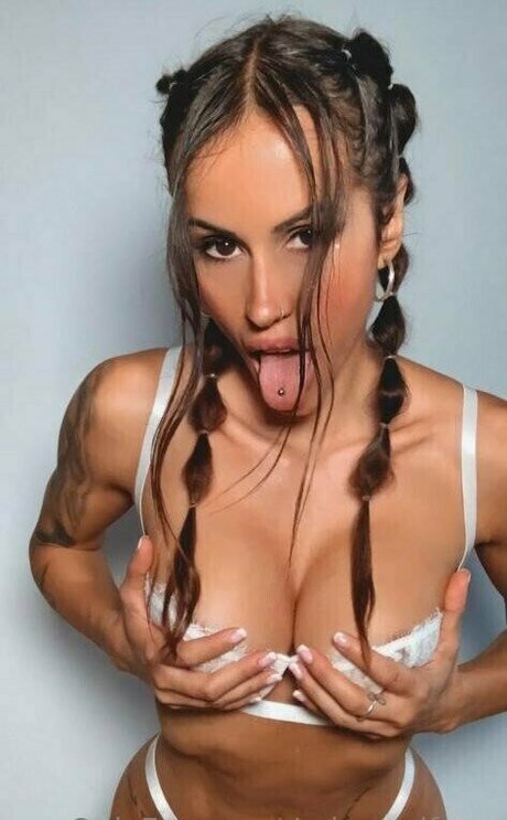 mia wolfxxx model nude photo