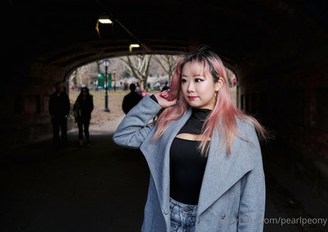 pearlpeony free model pictures