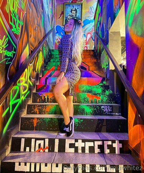 miawhitez nudes pornstar image