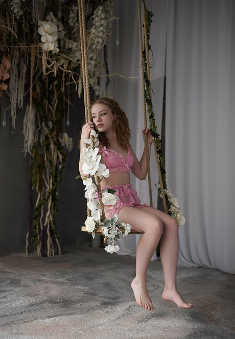 big tits midget onlyfans porn image