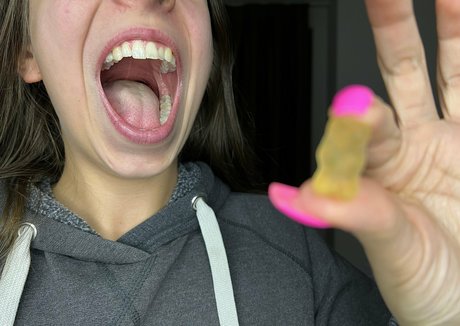 giuliasmouth pornstar naked photo