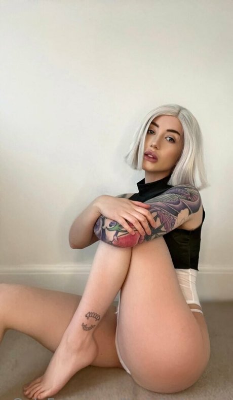 Lizzie Le Strange sexy pornstar photo