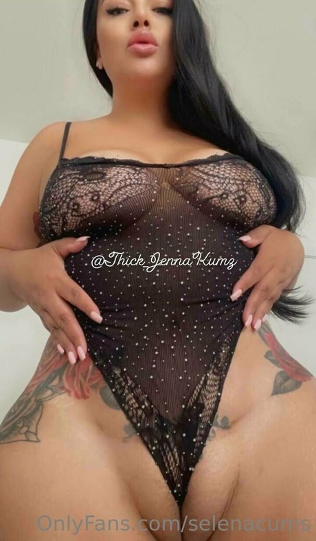 selenacums sex actress pictures