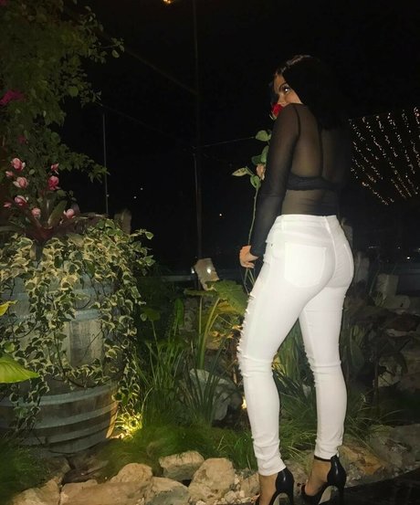 Ariel Winter exclusive pornstar images