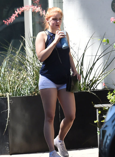 Ariel Winter naked model pics