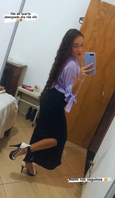 Emilly Santos model images