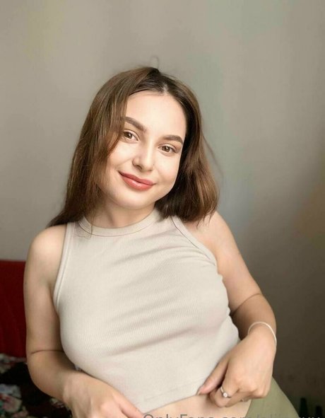 lesbian kissing onlyfans hd picture