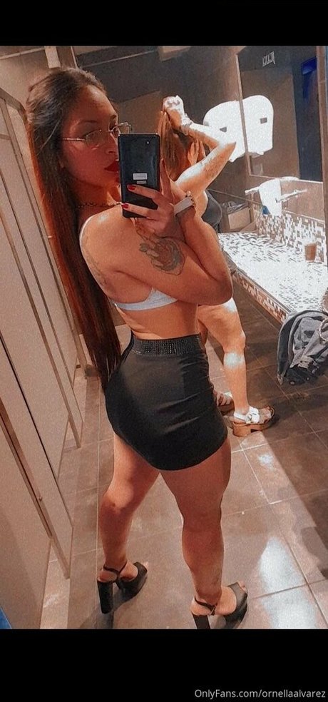 ornellaalvarez hot star pics