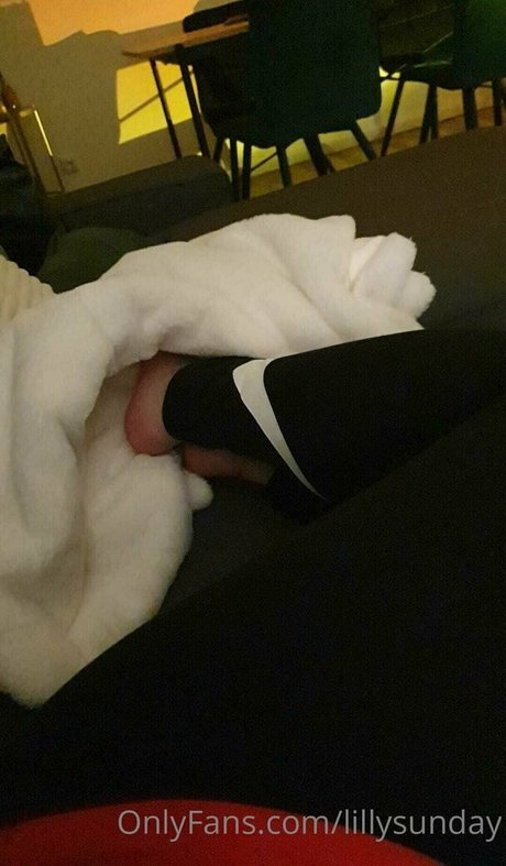 lillysunday beautiful actress image