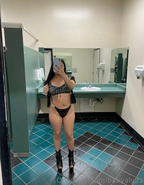 babyaly21 Profile pic