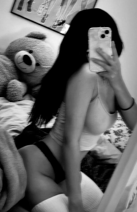 Jouerdis model hot picture