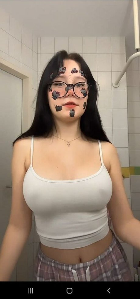 Jouerdis hot model pictures