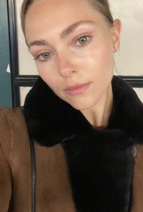 AnnaSophia Robb top star pictures