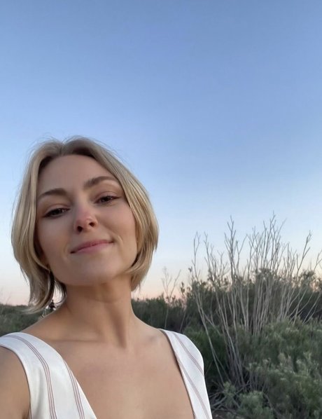 AnnaSophia Robb pornstar top gallery