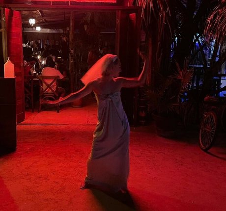 AnnaSophia Robb pornographic actress photos