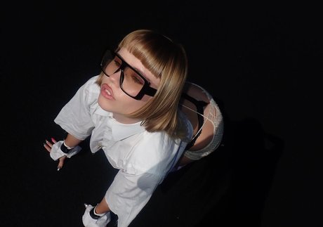 Lexee Smith top star images