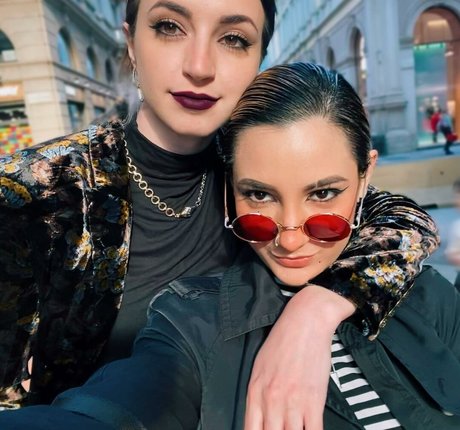 Ohnips model perfect gallery