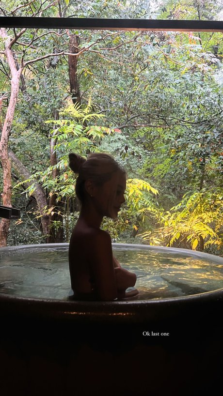 LilyMayMac nudes model photo