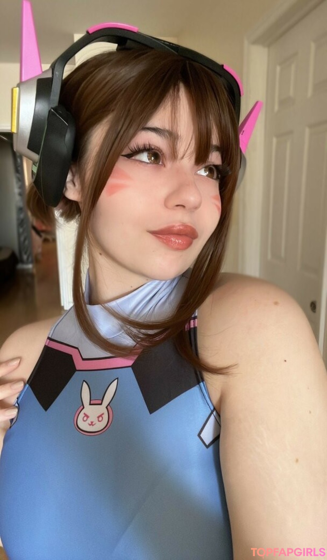 _sugashi naked actress pictures