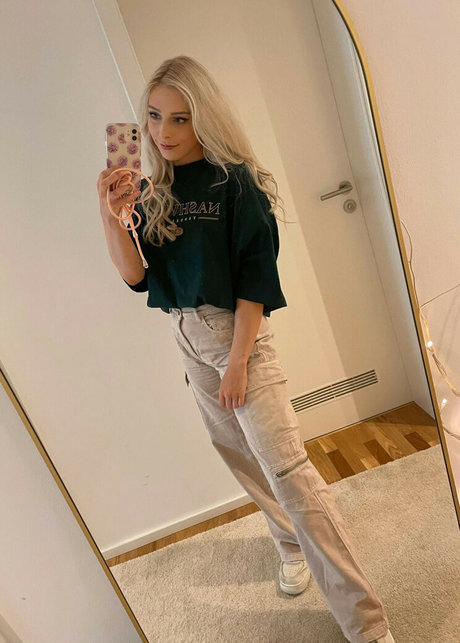 Milschbaum pornographic model gallery