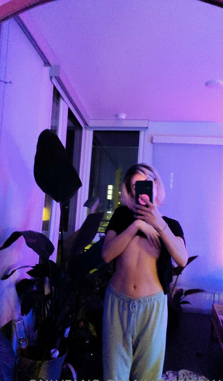 Lizmreow model perfect pics