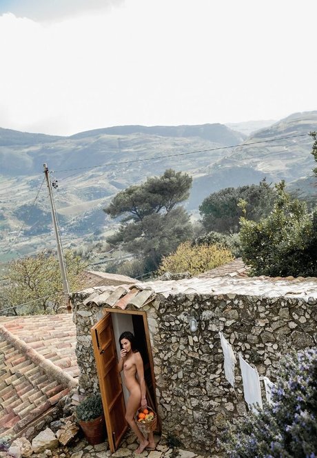 Elisa Meliani sexy actress picture