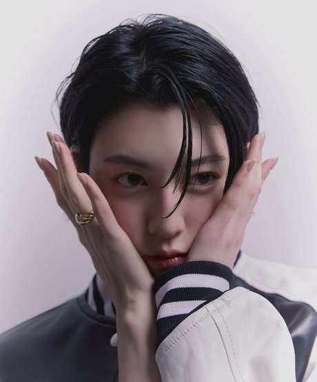 squat riding onlyfans sexy photo